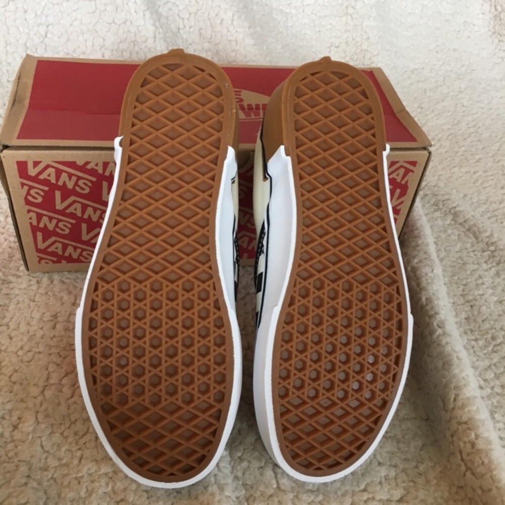 NWT Vans Checkerboard Slip On Sneakers W 7, M 5.5 - Picture 8 of 8